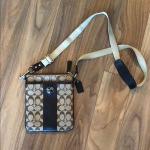 Coach shoulder/crossbody bag